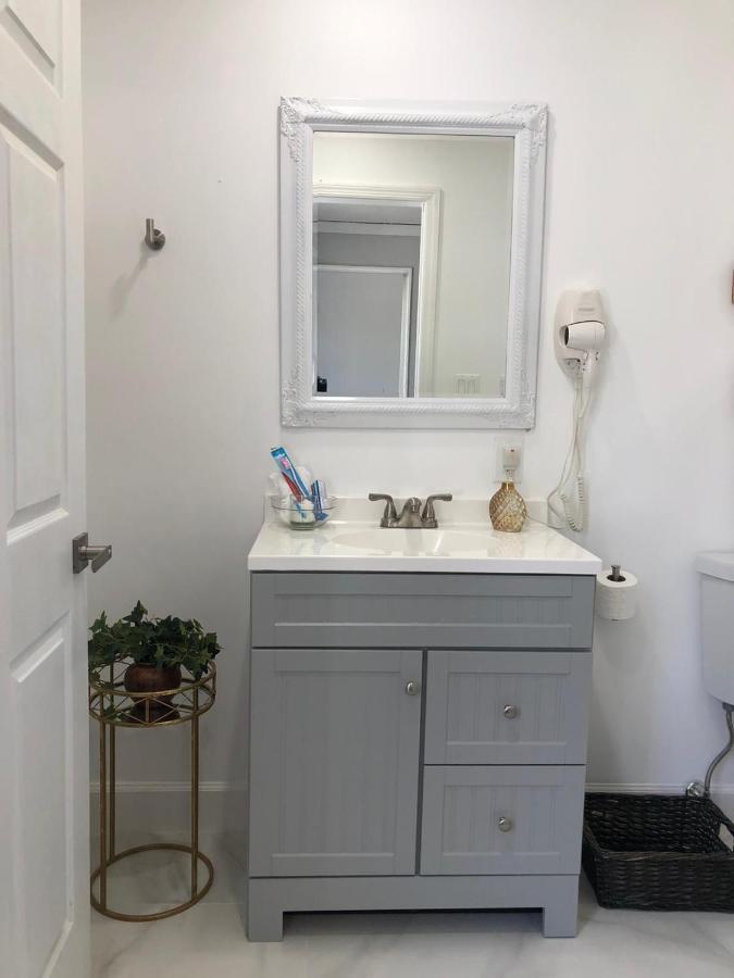 Comfy And Spacious Suite With Free Parking Miami Exterior photo
